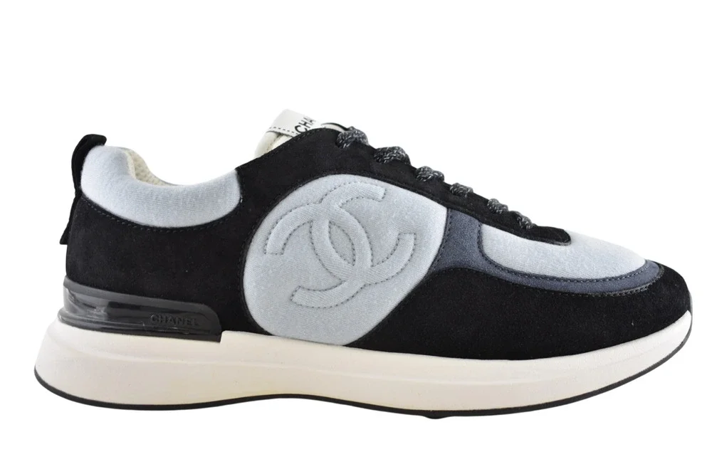 Chanel 22B Black Blue White CC Logo Suede Lace Up Flat Runner Trainer Sneaker 40